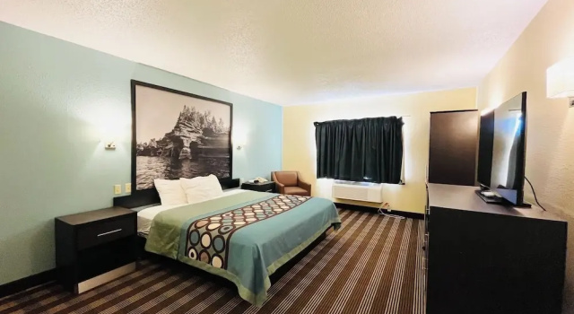 Люкс Super 8 by Wyndham Osseo WI