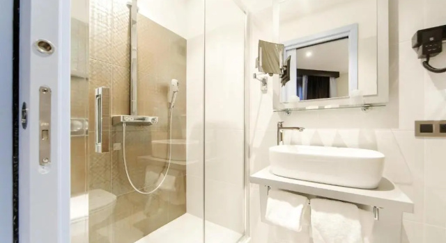 Четырёхместный номер Superior с балконом Hôtel Boutique Richelieu, Lyon Gare Part-Dieu