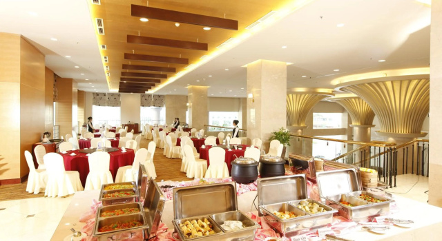 Majestic - Mong Cai Hotel, Book Hotel Quang Ninh hoteller med pool, Swimmingpool