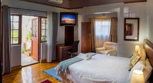 Madiba Bay Guesthouse, Buchen Sie Hotel Port Elizabeth Central 