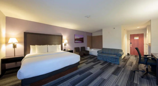 Двухместный люкс Deluxe La Quinta by Wyndham Springfield Airport Plaza