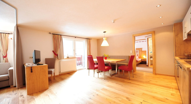 Hotel Dorfstadl, Rezervați Hotel Hoteluri în Kappl cu piscină, Piscină