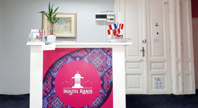 Hostel Rania, Забронировать Хостел Отели Сараевского кантона с парковкой, Парковка