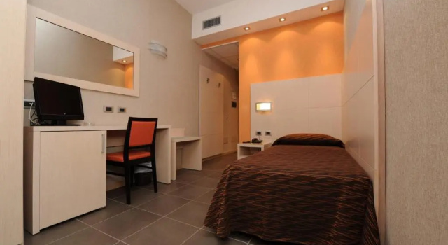 Номер Standard Hotel Cavour