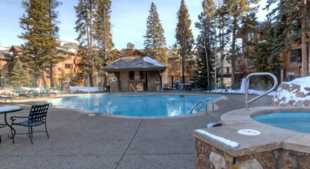 Коттедж с балконом Breck Mtn Thunder 3 Townhome 305
