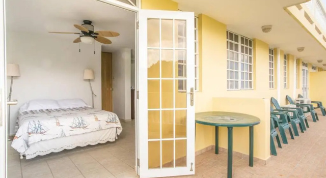 3 bdr apt with pool steps from Sandy Beach, Забронировать Апартаменты/квартира Апартаменты Ринкон, Апартаменты/квартира