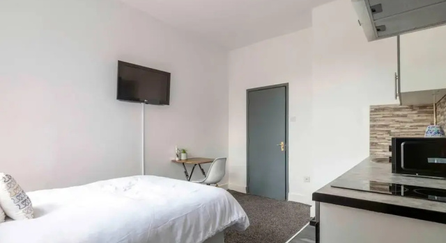 Self Contained 1-bed Studio5 in Coventry