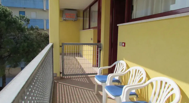 Colorful Studio by the Beach-beahost, Забронировать Апартаменты/квартира Бибионе-Пинеда Венето