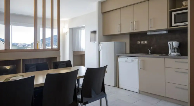 Апартаменты с 3 комнатами с балконом Residence de Tourisme Ajaccio Amirauté