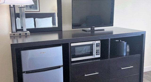 Четырёхместный номер Standard University Inn Durham next to Duke University Medical Center
