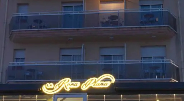 Hotel Roca Plana, Забронировать Отель Ла-Амполья El Baix Ebre, рядом с Пляж Ла-Амполья