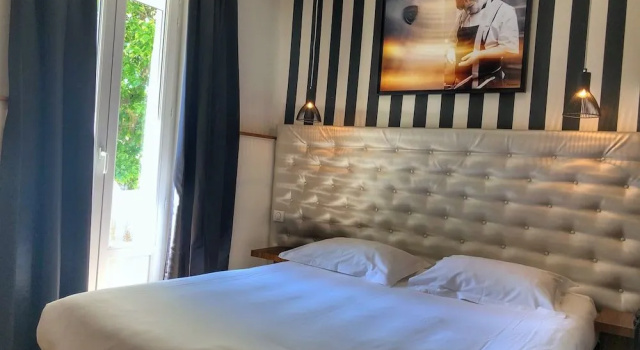Le Pré du Moulin - Maison Alonso - Hôtel & Restaurant, Забронировать Отель Сериньян-дю-Конта Воклюз
