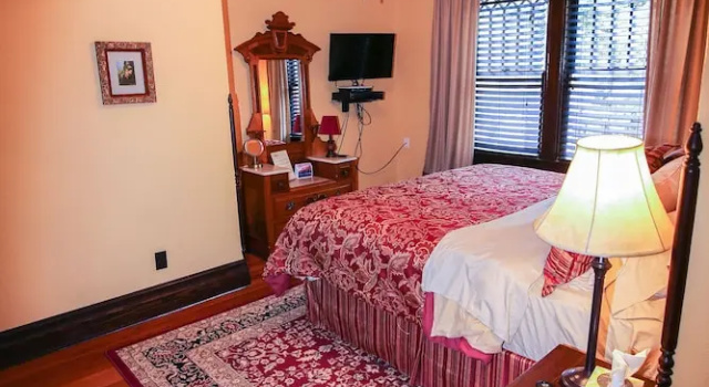 Двухместный номер Superior с видом на сад Iron Horse Inn