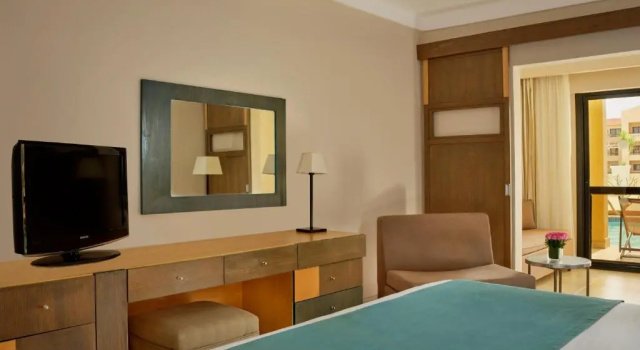 Номер Swim-up Standard Coral Sea Aqua Club