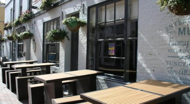 The Golden Lion, Забронировать Отель Уэймут 