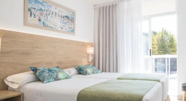 Апартаменты Superior c 1 комнатой с балконом Aparthotel Cye Holiday Centre