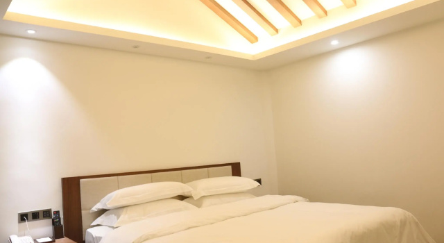 YuJian Hotel, Rezerwuj Hotel Hotele w Leshan z Basenem, Basen