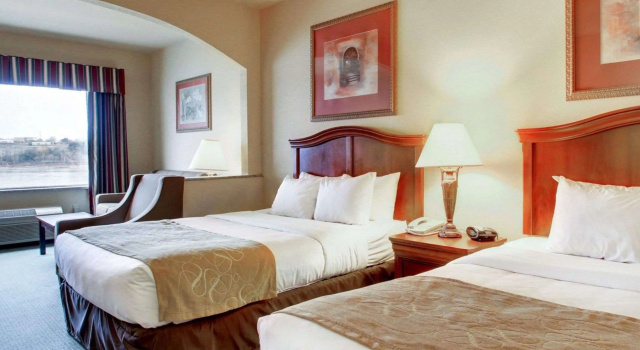 Четырёхместный номер Standard Clarion Suites Vidalia Riverfront