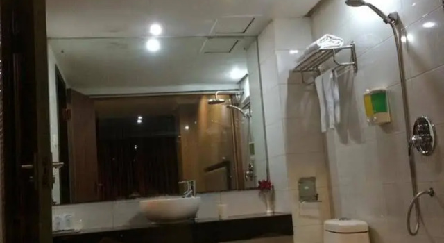 Zhubao Hotel - Zhuhai, Забронировать Отель Отели Чжухай 3 звезды, рядом с Zhuhai Seaside Park, 3*