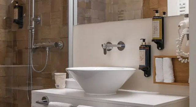 Номер Superior с балконом Home Swiss Hotel