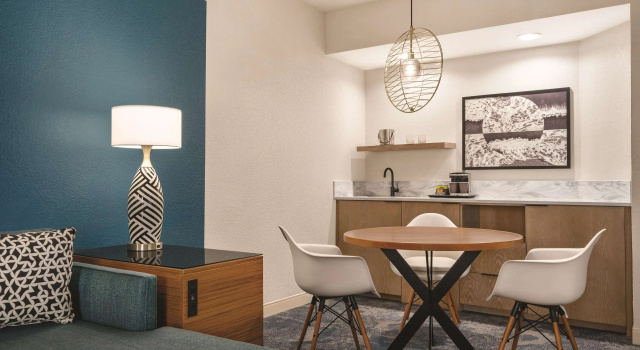DoubleTree Suites by Hilton Hotel Tampa Bay