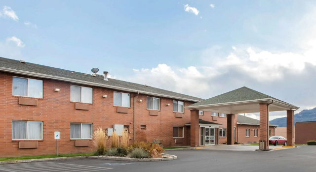 Comfort Inn Colville, Забронировать Отель Колвилл штат Вашингтон