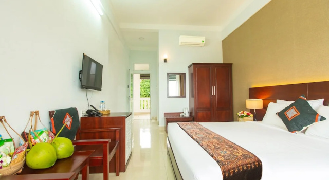 Двухместный номер Deluxe с балконом и с видом на океан Navy Hotel Danang