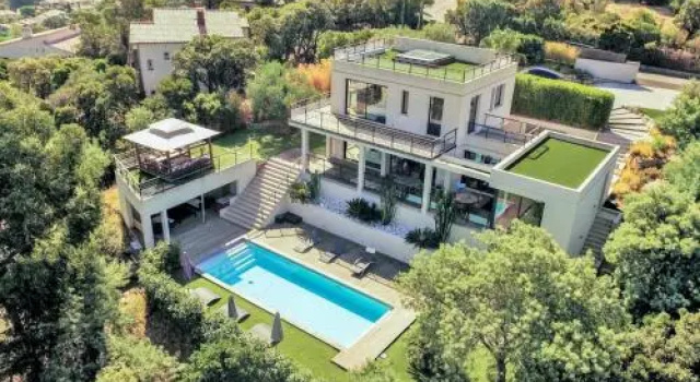 Villa Tropézienne, Забронировать Вилла Отели Сен-Тропе залива с парковкой, Парковка