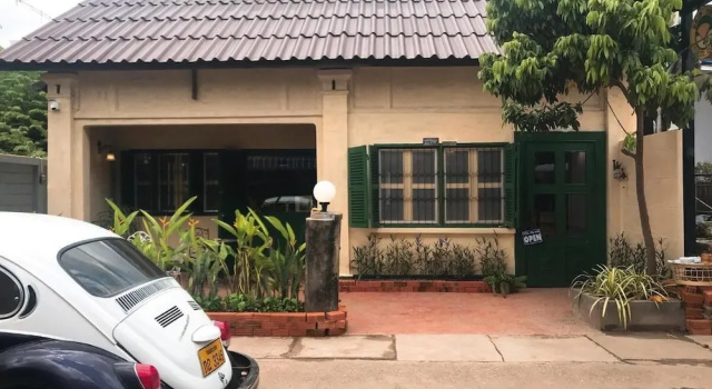 Barn 1920s Hostel, Забронировать Хостел Вьентьян Лаос, рядом с Thatluang Stupa