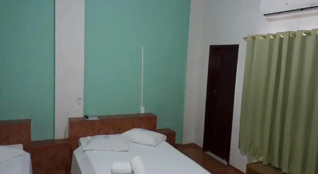 Четырёхместный номер Economy с красивым видом из окна Hotel Chalé Ji-Parana