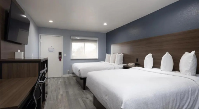 Четырёхместный номер Standard Days Inn by Wyndham Arroyo Grande Pismo Beach