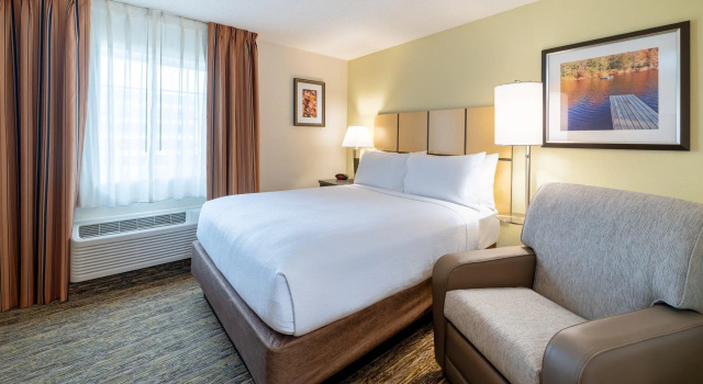 Люкс Candlewood Suites Washington-Dulles Herndon by IHG
