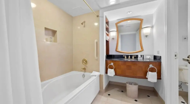Апартаменты CozySuites at Showboat Bold Beachfront Condo