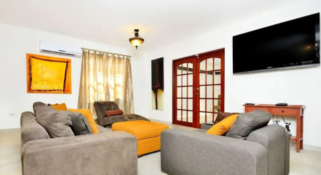 Jolie Villa