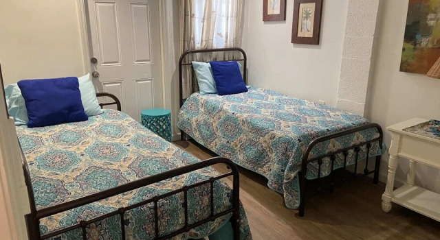 Shanti 2- Cute Cozy Close to Beach, Забронировать Дом для отпуска Виллы Fort Myers Area, Вилла
