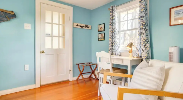 Walk to Monument Beach: Cape Cod Cottage w/ Grill
