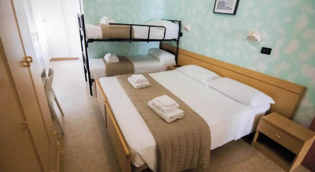 Четырёхместный номер Standard Hotel Enna Rimini