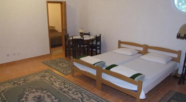 Четырёхместный номер Standard с балконом B&B Lovac