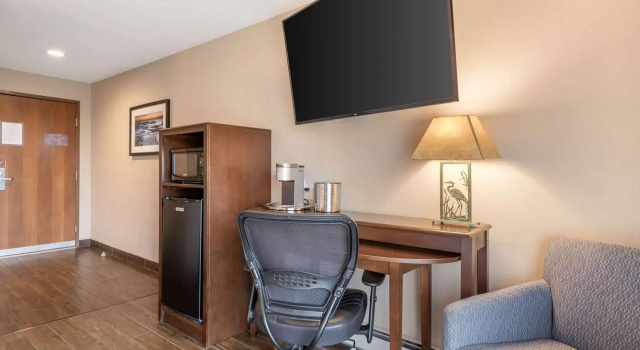 Двухместный номер Standard с балконом Best Western Plus Superior Inn & Suites