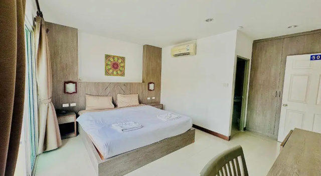 Двухместный номер Deluxe с балконом Cocoon Patong Hotel