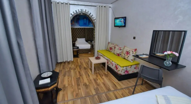 Семейный люкс с балконом Hotel Dar Annasr