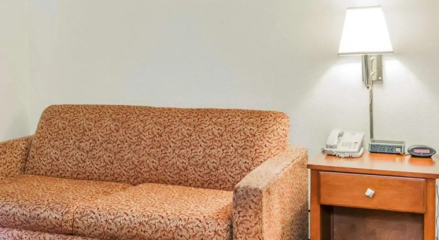 Номер Standard Отель Индианаполиса Quality Inn and Suites East