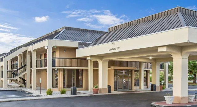 Кровать в общем номере Red Roof Inn Wilmington NC