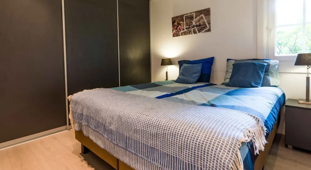 Comfy Chalet in a Holiday Park Near De Veluwe, Забронировать Шале Люнтерен Велюве