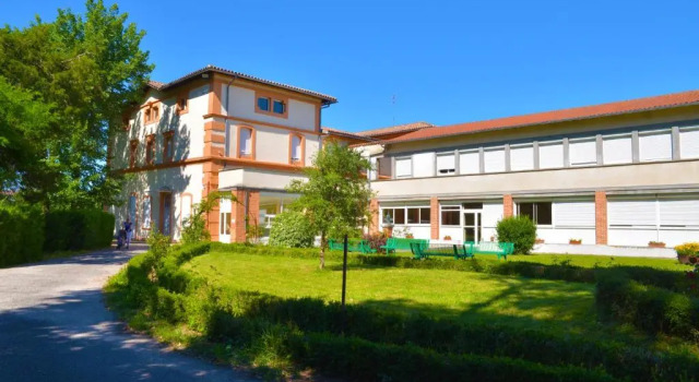 Centre Louis Ormières, Rezervasyon Otel Montauban Tarn-et-Garonne