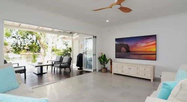 Люкс бөлме Noosa Entrance Waterfront Resort