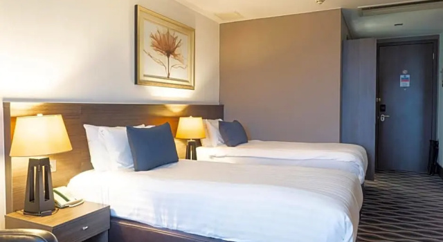 Номер Premium с видом на реку Crowne Plaza London - Kingston by IHG