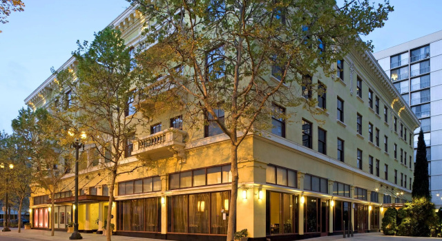 Four Points by Sheraton San Jose Downtown, Забронировать Отель Сан-Хосе Silicon Valley, рядом с San Jose Diridon Amtrak Station