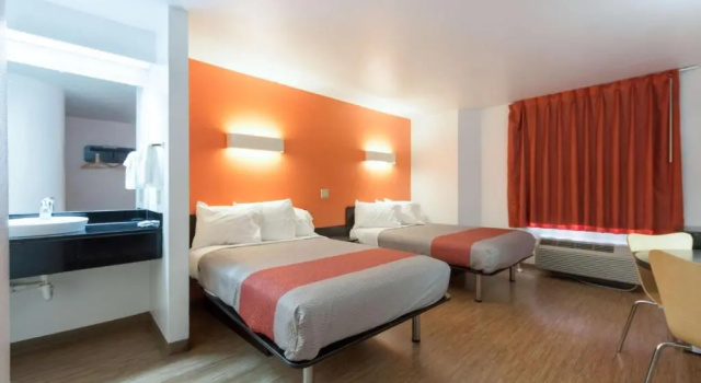 Четырёхместный номер Standard Motel 6-Dallas, TX - Northeast