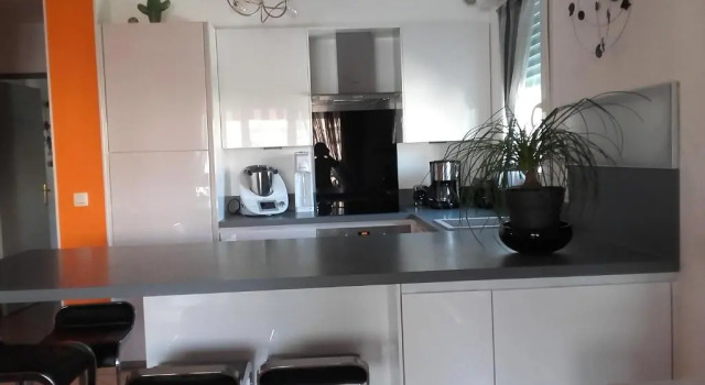 Location chambre 2 personnes chez Angela, Забронировать Отель Ле-Канне Приморские Альпы